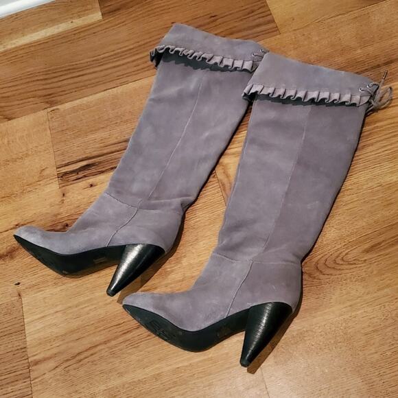 BCBG Gray Leather Boots 10 Adjustable Calf
Thigh High - Picture 10 of 10